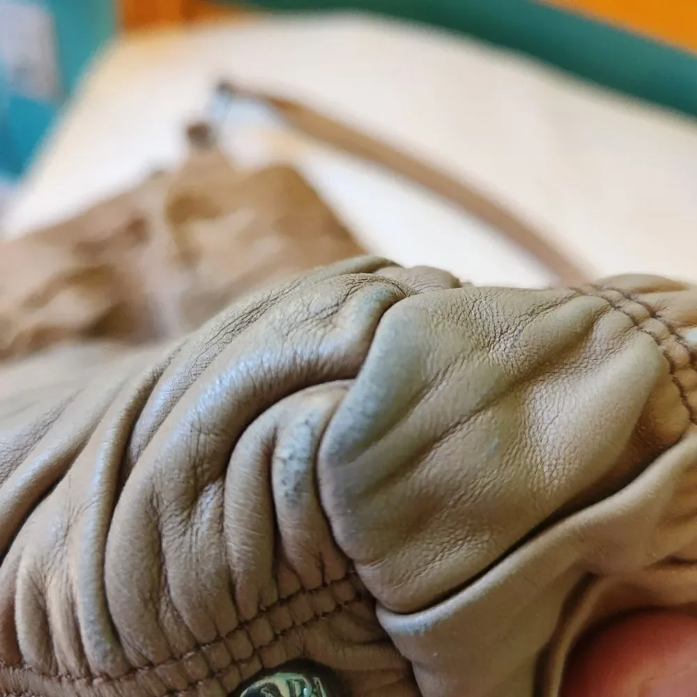 PRADA MATELASSÉ Leather Flap Hobo bag in GUC